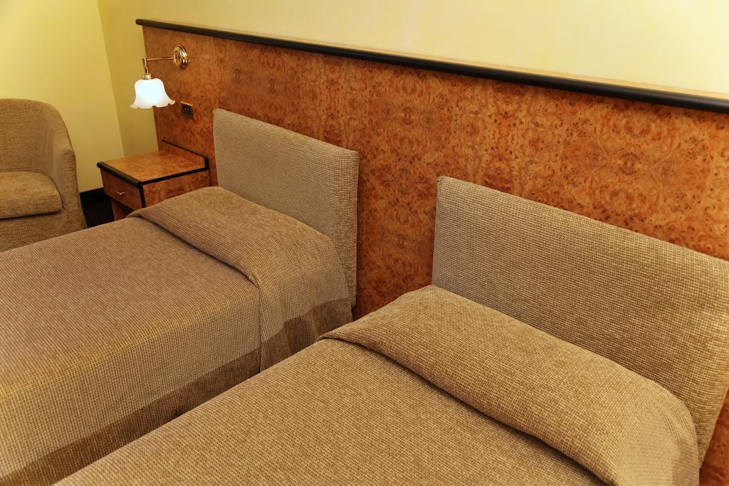 Hotel Le Moran Cusago Szoba fotó