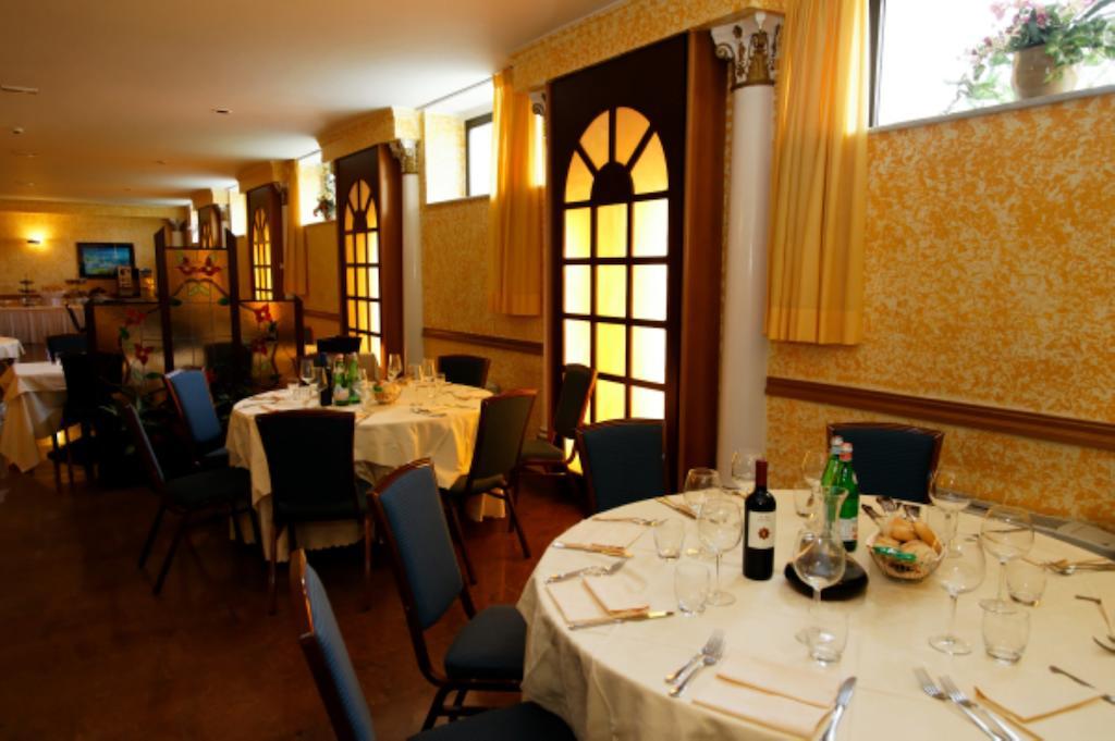 Hotel Le Moran Cusago Kültér fotó
